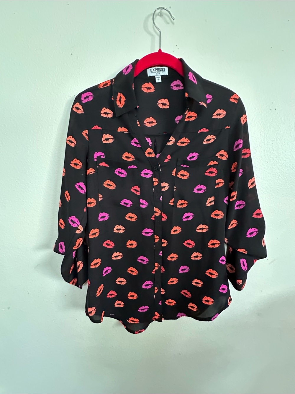 Express Black Button-Down Shirt with Pink & Orange Lip Print - Picture 4 of 4
